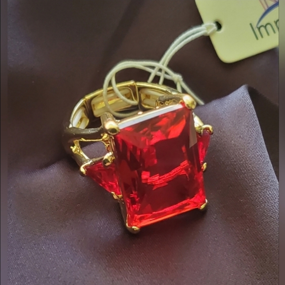 Red Crystal Stretch Ring - Picture 4 of 4